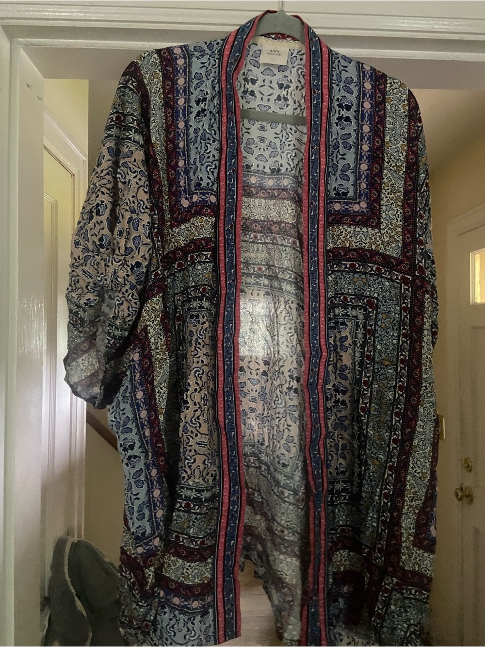 Knox Rose Blue and Red Patterned Open-Front Kimono